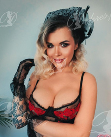 AKTORKA PORNO: Marlene Moore