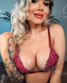 Porń z wyrazistą blondynką