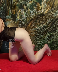 Sara NURU Tantra