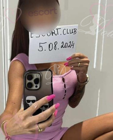 Monika sexy 200